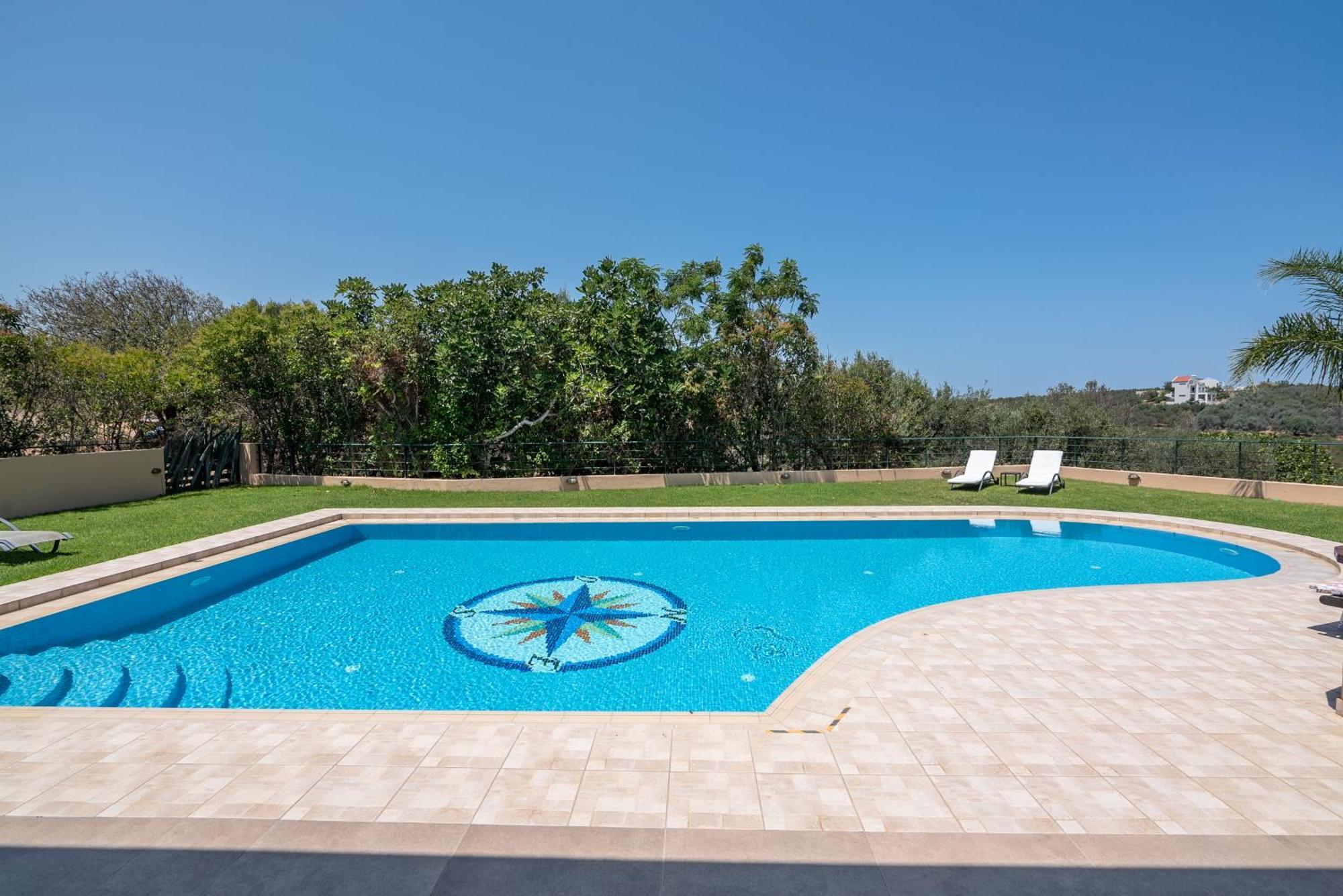 Nikola'S Villa Stalos Chania ภายนอก รูปภาพ